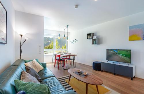 Annenheim Apartment | Apartment Top 5 Alpe maritima Seeblick-Bergkulisse by Interhome