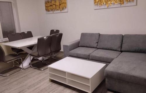 Maxglan Apartment | Mozarts Salzburg City Retreat