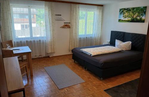 Goefis House | Pension Stein nahe Feldkirch ruhige Zimmer für Reisende und Monteure inklusive Frühstück