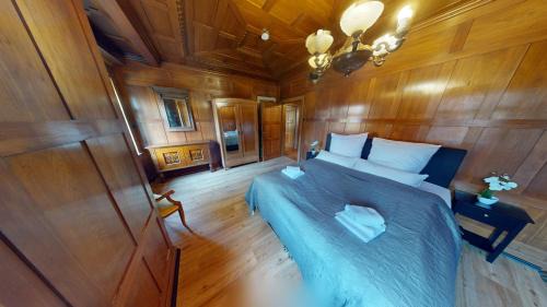 Dornbirn Apartment | CROWN LIVING Villa Schillerstraße Dornbirn - Historisches Wohnen, nostaltigsches Apartment, ideal für Feriengäste und Geschäftsreisende, Parkplatz, zentrumsnah, Self Check-in