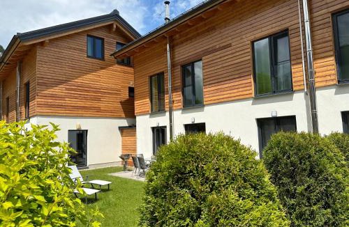 Gleiming Apartment | Chalet Reiteralm- with Schladming-Dachstein Summer Card