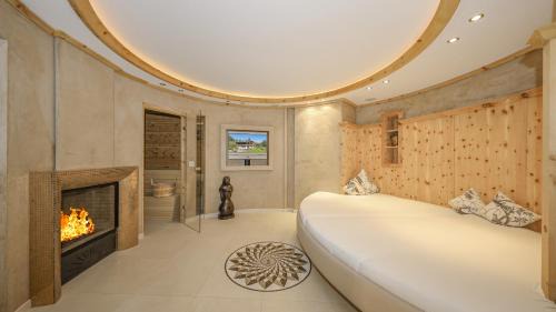 Kitzbuehel Ski Chalet | Chalet Bockberg Ski in - Ski out & Whirlpool in Kitzbühel by ONE VILLAS