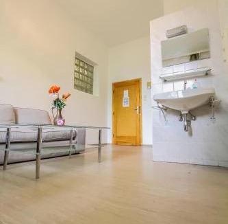 Rudolfsheim-Funfhaus Apartment | Queen Studio 3P BS