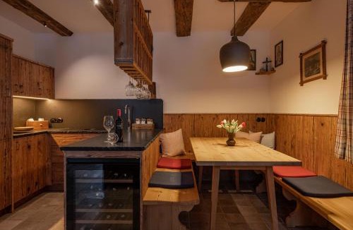 Liesing Villa | Urhof Chalet