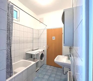 Hundsturm Hostel | 7brunnen Hostel Beds & Rooms