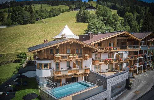 Saalbach Hotel | Hotel Astrid mit Panoramapool & inklusive JokerCard