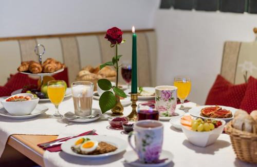 Oberndorf bei Kitzbuhel Apartment | Gartenhotel Rosenhof bei Kitzbühel