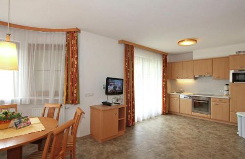Stumm Apartment | Holiday home in Kaltenbach near ski lift
