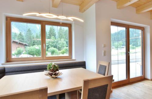 Wald im Pinzgau House | Boutique Holiday Home in Wald in Pinzgau with Garden