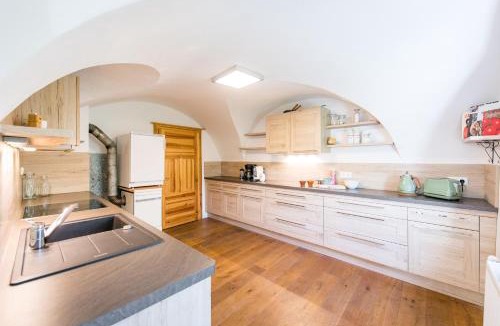 Adnet House | Chalet Wiesengut all famous ski areas around us, 10 min to salzburg, mountainview