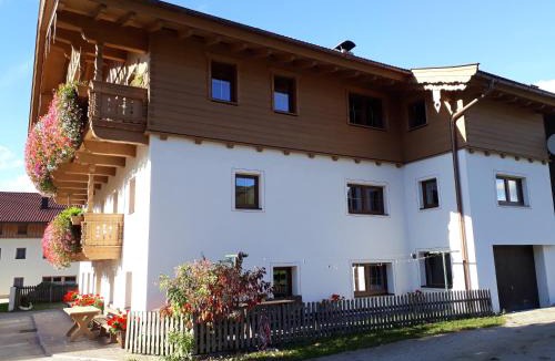 Ebbs Apartment | Ferienwohnungen Tischlerhof