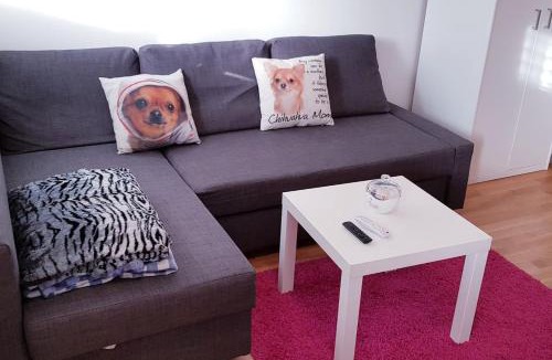Donaustadt Apartment | Trendy Danube Apartment - Close to UN