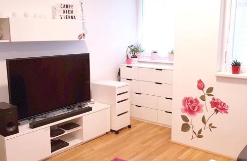 Donaustadt Apartment | Trendy Danube Apartment - Close to UN