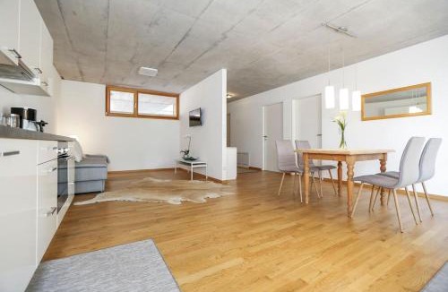 Klaus Apartment | Gartenwohnung in prämierter Wohnanlage Nachhaltige Kühlung über Erdsonde und Fussbodenkühlung