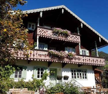Muhlbach im Pinzgau Apartment | Villa Zeppelin - App Aquamarin