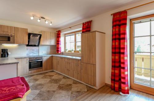 Muhlbach im Pinzgau Apartment | Chalet in Bramberg near Ski Slopes