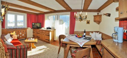 Seefeld in Tirol Apartment | Haus Salzburg