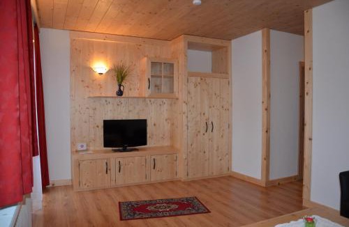Hermagor-Pressegger See Bed & Breakfast | Pension zum Schreiner -Valora-