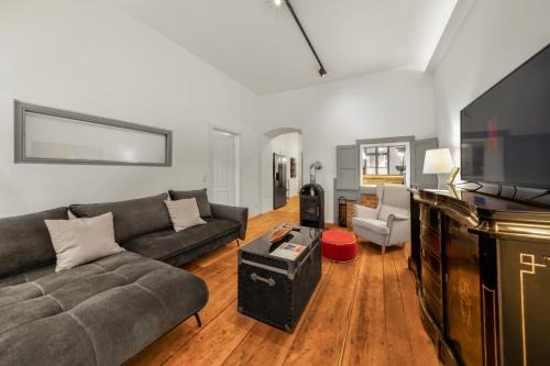 1 Bedroom Apartment in Neubau, 8 min city center, AC, Parking