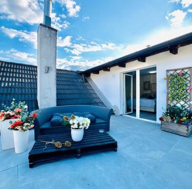 2BR Apt & LR with Terrace, Close to Museum Gugging