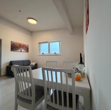 Luxescape- Emy-Lou Apartments close to Lake Wörthersee and Klagenfurt