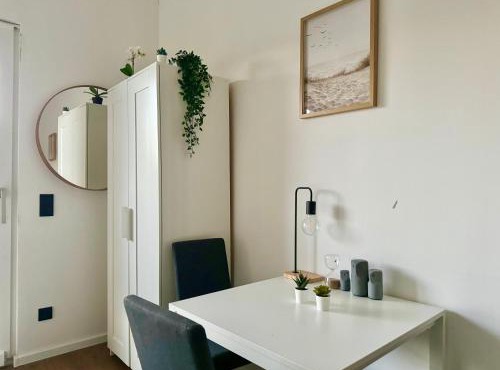 Design Apartment with Free Parking