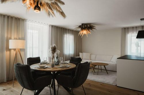 Jukaro Apartments