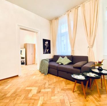 Comfortable 2BR Apartment Close to Westbahnhof