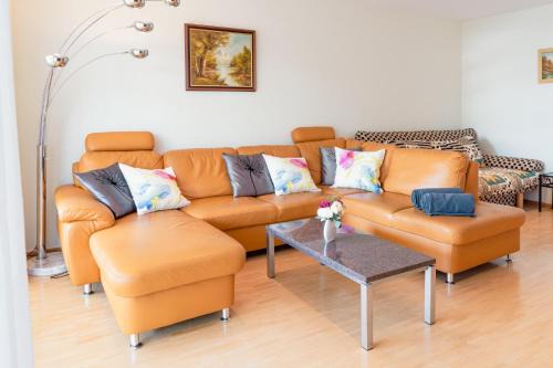Coraline -Koblach, 6-10 P, 3 Schlafzimmer, Küche, riesige Terrasse, Parkplatz, WiFi, Stellplatz Ski