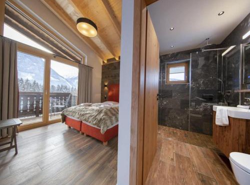 Luxury Chalet with Views and Sauna