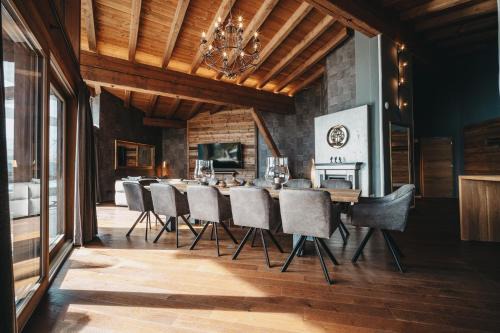 CHALET G12 - Mountain Luxury Apartments by Peak Stay
