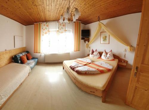 Weingut Bohrn Himmelbett in Herrnbaumgarten