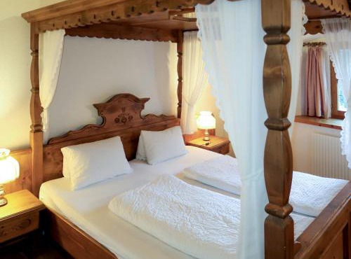 Villa Burg Biedenegg mit Schlosscafé by Interhome
