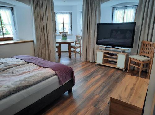 Gasthof Erzherzog Rainer - Zimmer und Ferienwohnung