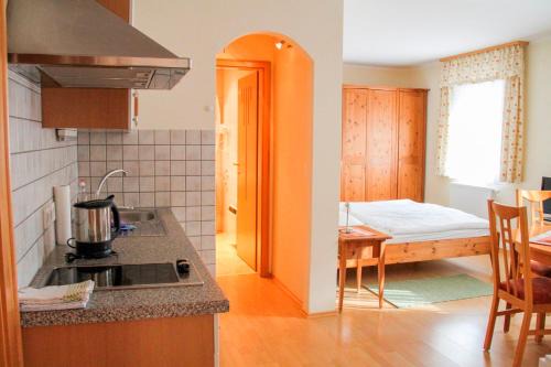 Haus Lenz Ferienwohnungen - Fam Ostermann in Puchberg am Schneeberg